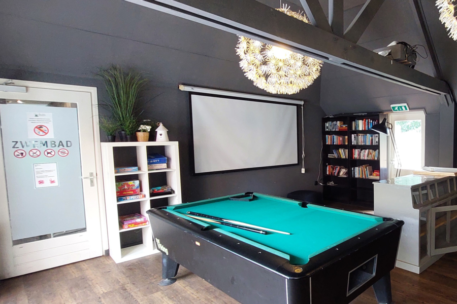 Bibliotheekservice en pooltafel de luttenberg