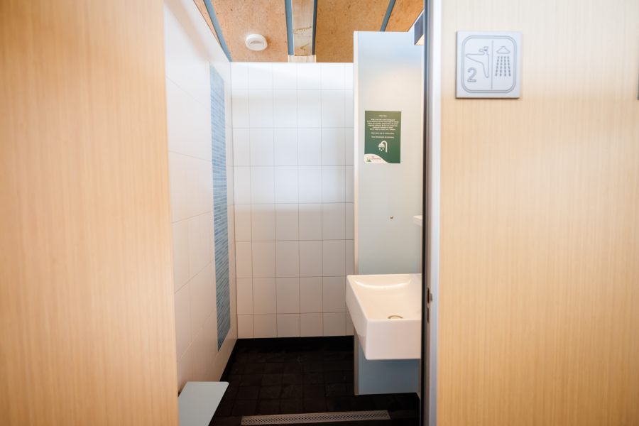 Douches toiletgebouw de Molshoop Vakantiepark de Luttenberg