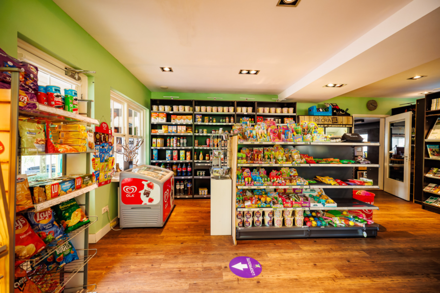 Winkel overzicht bij de receptie van de Luttenberg